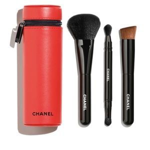 Chanel 3 piece brush set in Premiere Dame 121